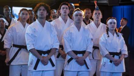 Warner Channel exibirá série “Cobra Kai” a partir de janeiro