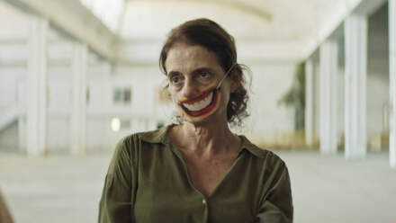 Sonhar com Leões, com Denise Fraga, ganha data de estreia