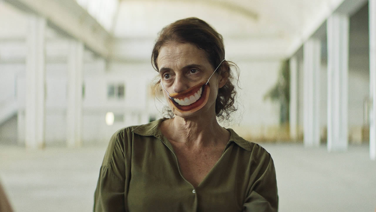 Sonhar com Leões, com Denise Fraga, ganha data de estreia